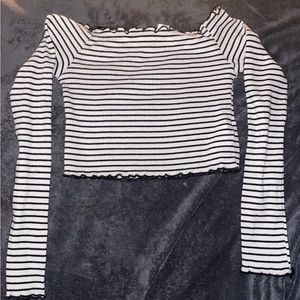 H&M Divided Women's Size XS Black/WhiteLong Sleeve Ribbed Ruffle Cropped Top